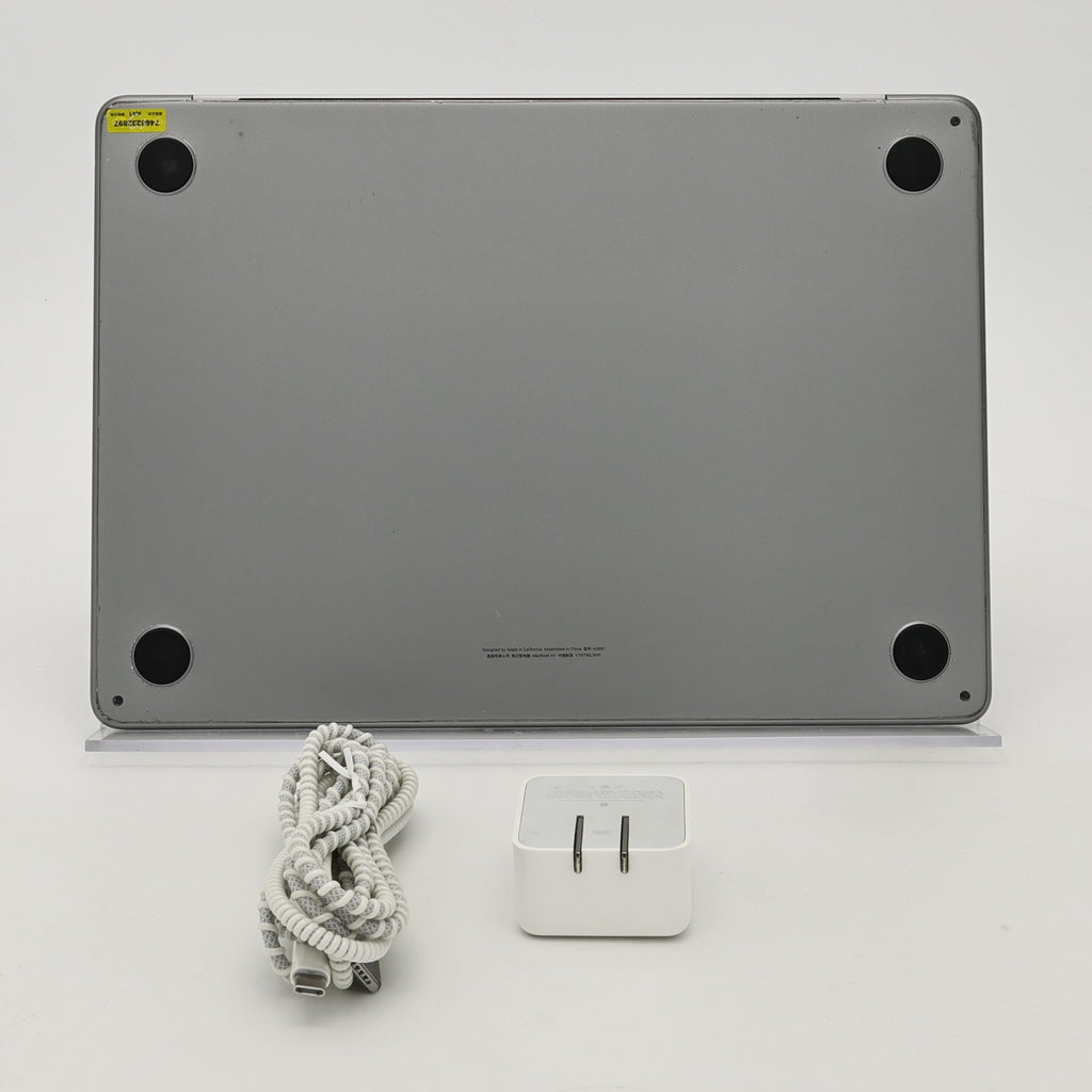95新 Apple MacBook Air 22年 13寸 M2（8+10核） 8G RAM 512G SSD 深空灰色
