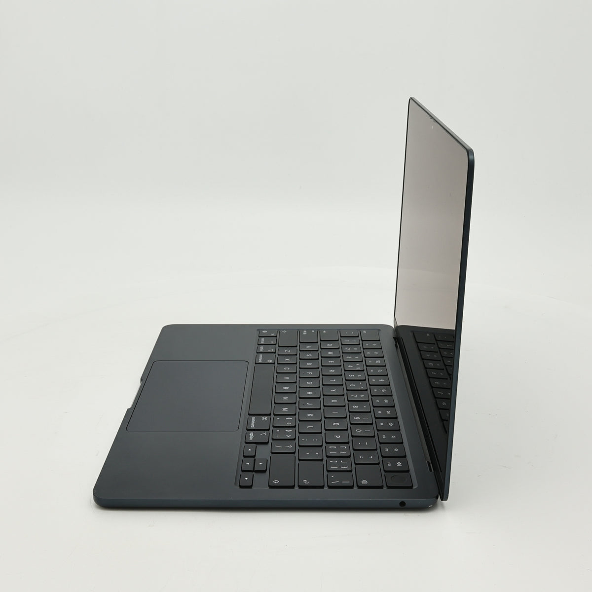95新 Apple MacBook Air 22年 13寸 M2（8+10核） 8G RAM 512G SSD 午夜色
