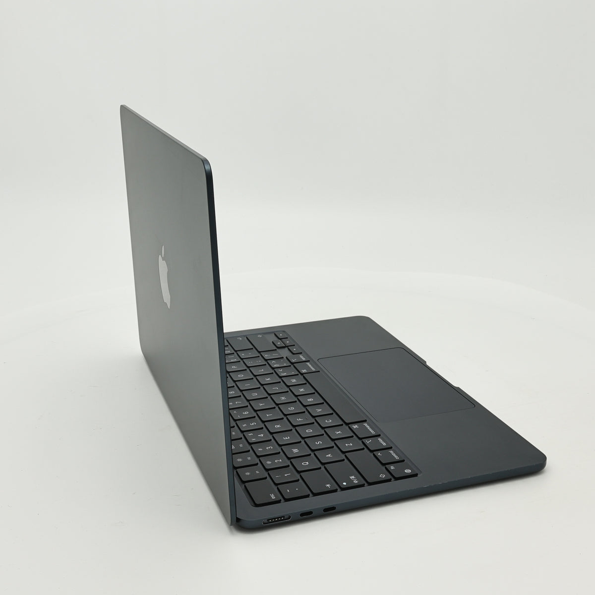 95新 Apple MacBook Air 22年 13寸 M2（8+10核） 8G RAM 512G SSD 午夜色