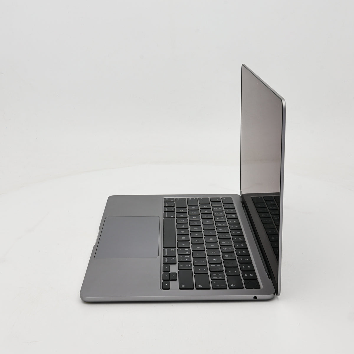 95新 Apple MacBook Air 22年 13寸 M2（8+8核） 8G RAM 256G SSD 深空灰色