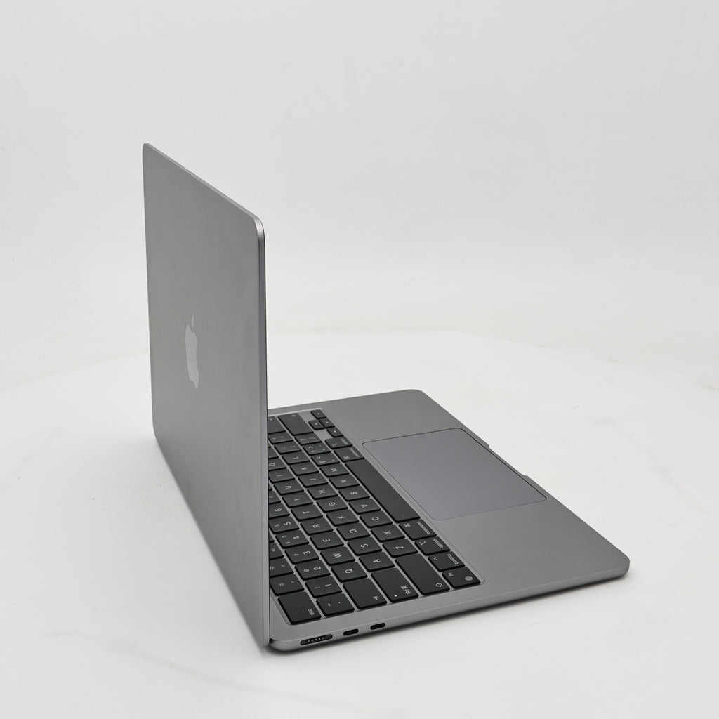 95新 Apple MacBook Air 22年 13寸 M2（8+8核） 8G RAM 256G SSD 深空灰色