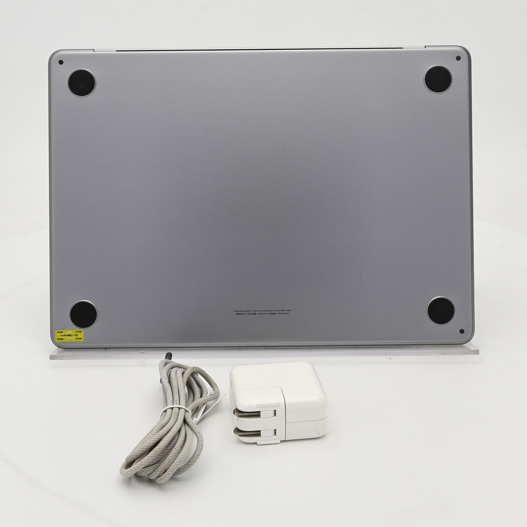 95新 Apple MacBook Air 22年 13寸 M2（8+8核） 8G RAM 256G SSD 深空灰色