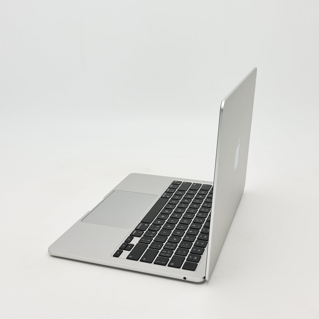 95新 Apple MacBook Air 22年 13寸 M2（8+8核） 8G RAM 256G SSD 銀色
