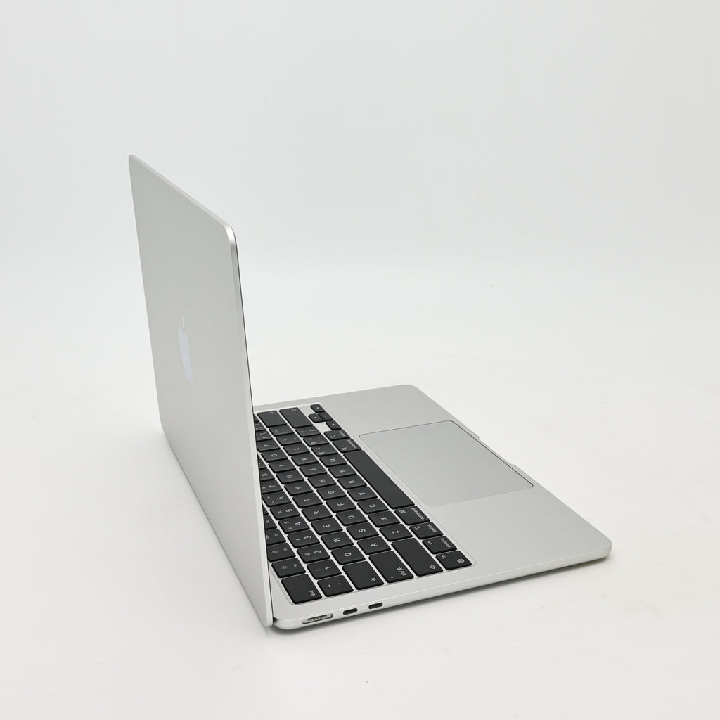 95新 Apple MacBook Air 22年 13寸 M2（8+8核） 8G RAM 256G SSD 銀色