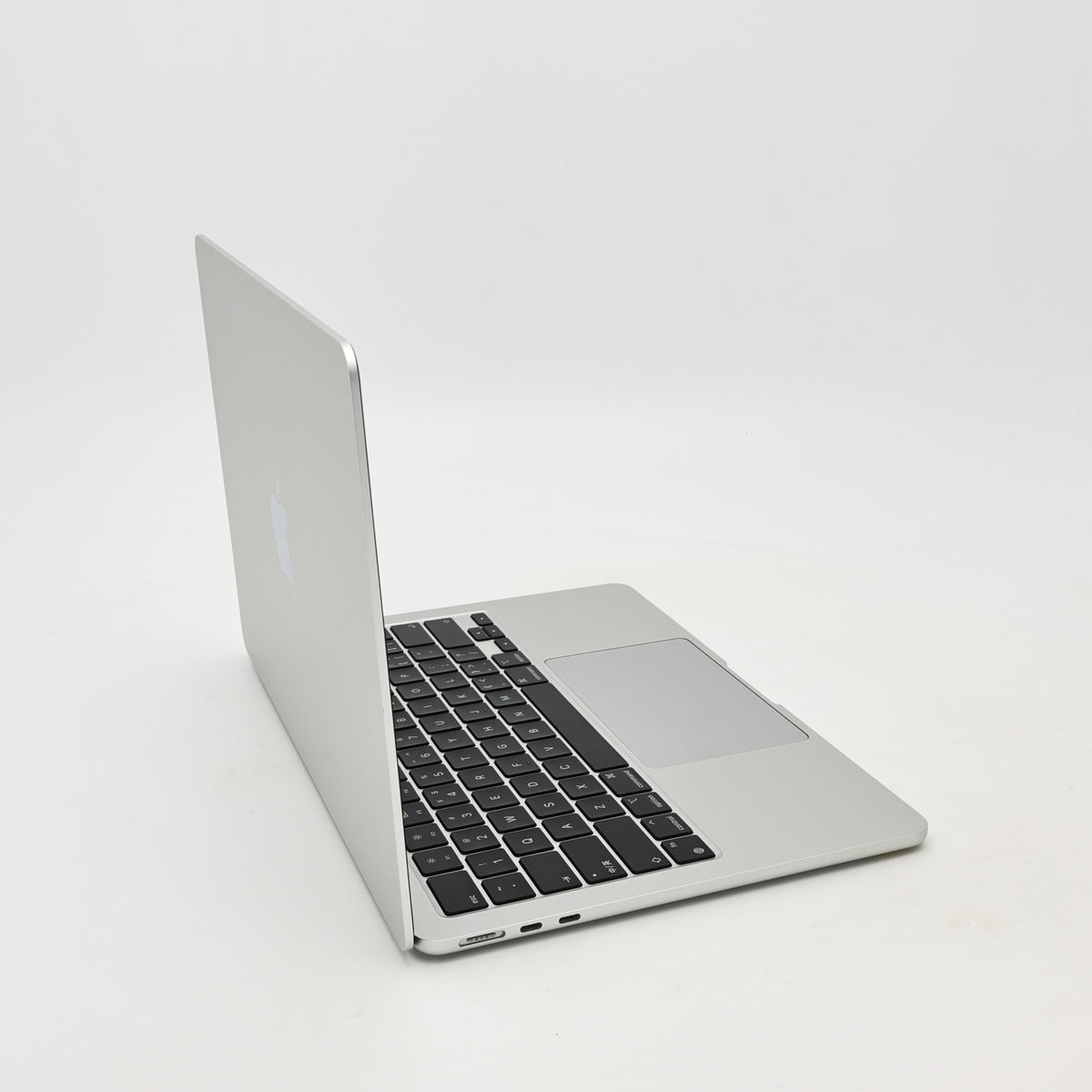 95新 Apple MacBook Air 22年 13寸 M2（8+8核） 8G RAM 256G SSD 銀色