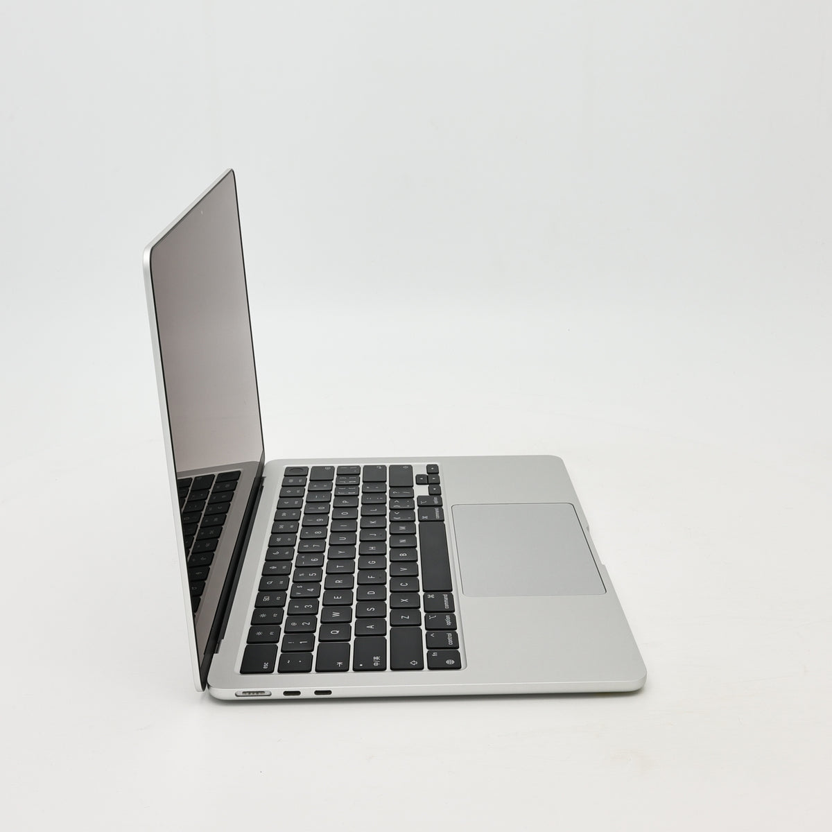 95新 Apple MacBook Air 22年 13寸 M2（8+8核） 8G RAM 256G SSD 銀色