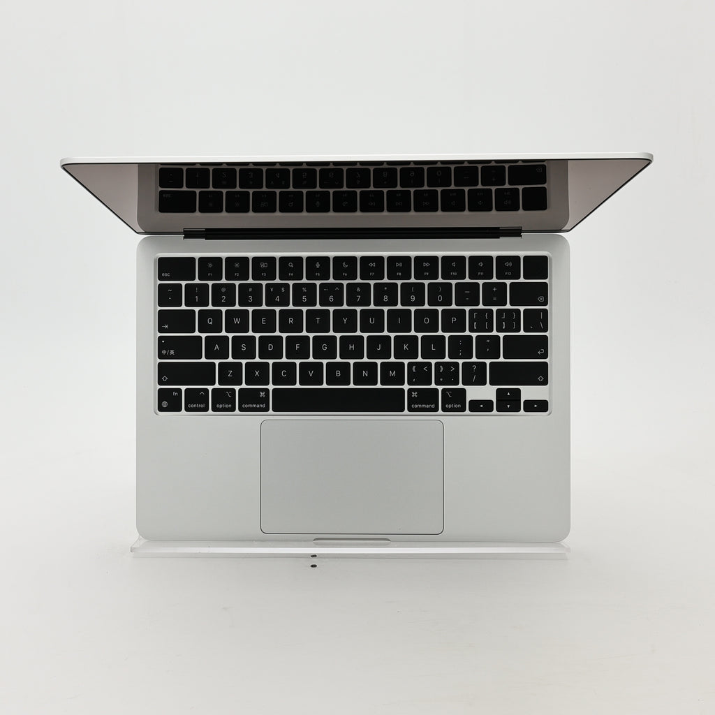 95新 Apple MacBook Air 22年 13寸 M2（8+8核） 8G RAM 256G SSD 銀色