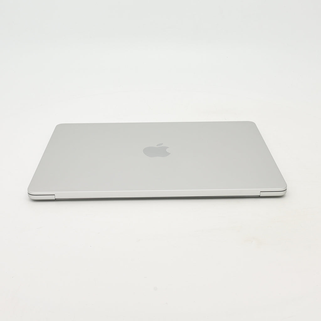 95新 Apple MacBook Air 22年 13寸 M2（8+8核） 8G RAM 256G SSD 銀色