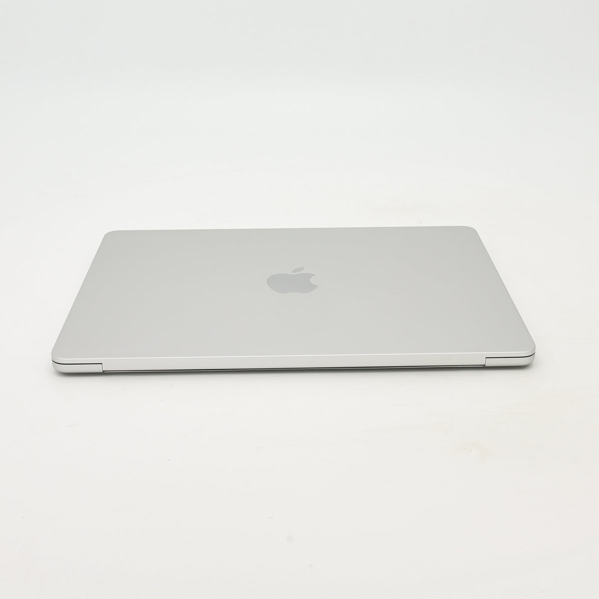 95新 Apple MacBook Air 22年 13寸 M2（8+8核） 8G RAM 256G SSD 銀色