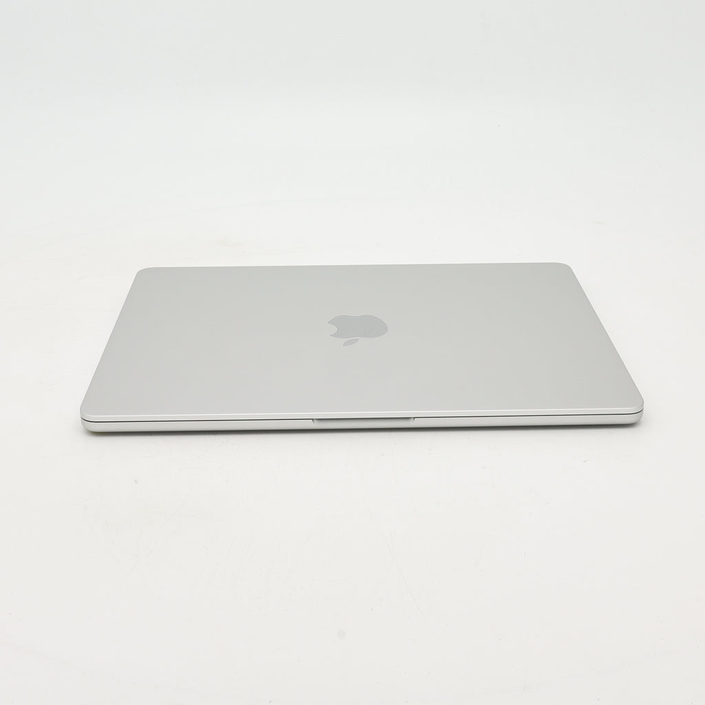 95新 Apple MacBook Air 22年 13寸 M2（8+8核） 8G RAM 256G SSD 銀色