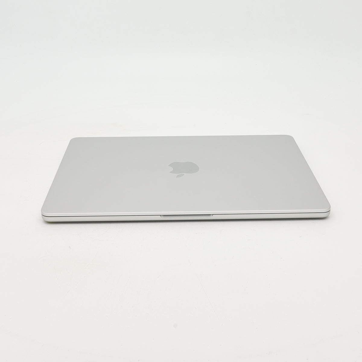 95新 Apple MacBook Air 22年 13寸 M2（8+8核） 8G RAM 256G SSD 銀色