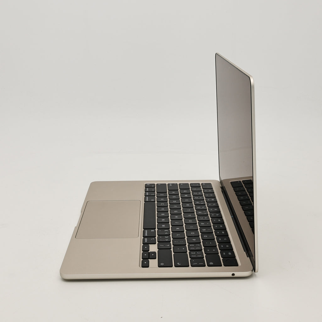 95新 Apple MacBook Air 22年 13寸 M2（8+8核） 16G RAM 256G SSD 星光色