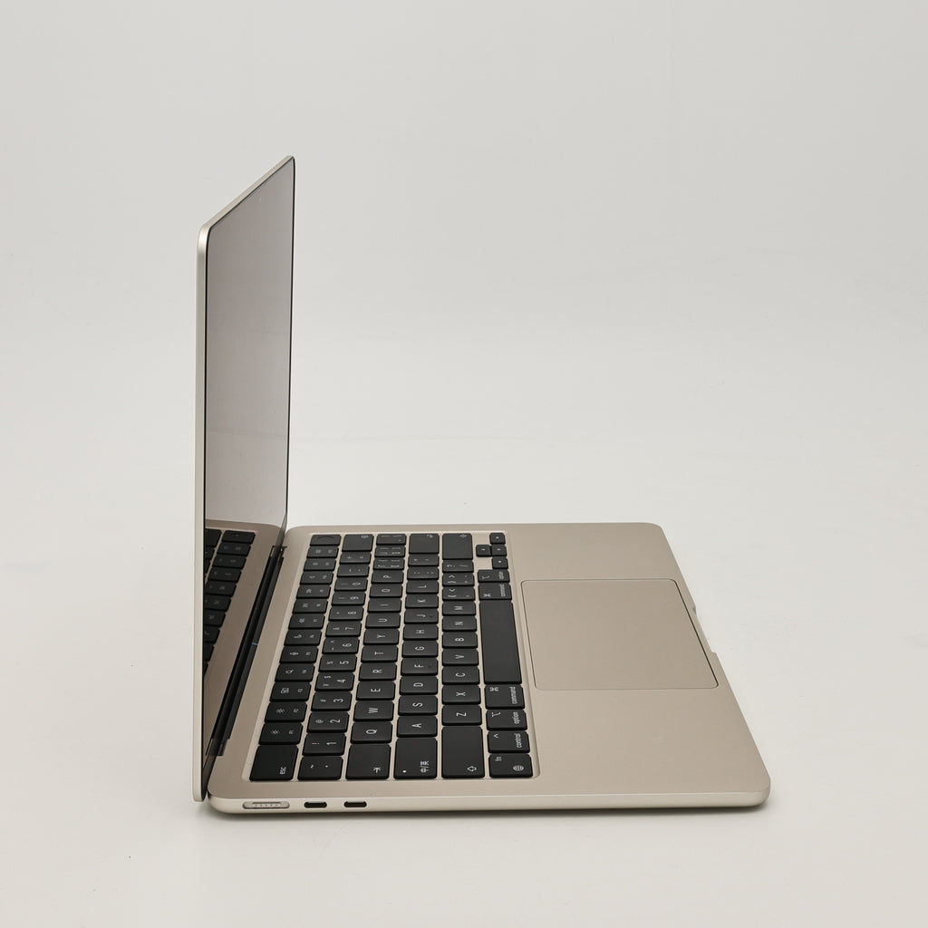 95新 Apple MacBook Air 22年 13寸 M2（8+8核） 16G RAM 256G SSD 星光色