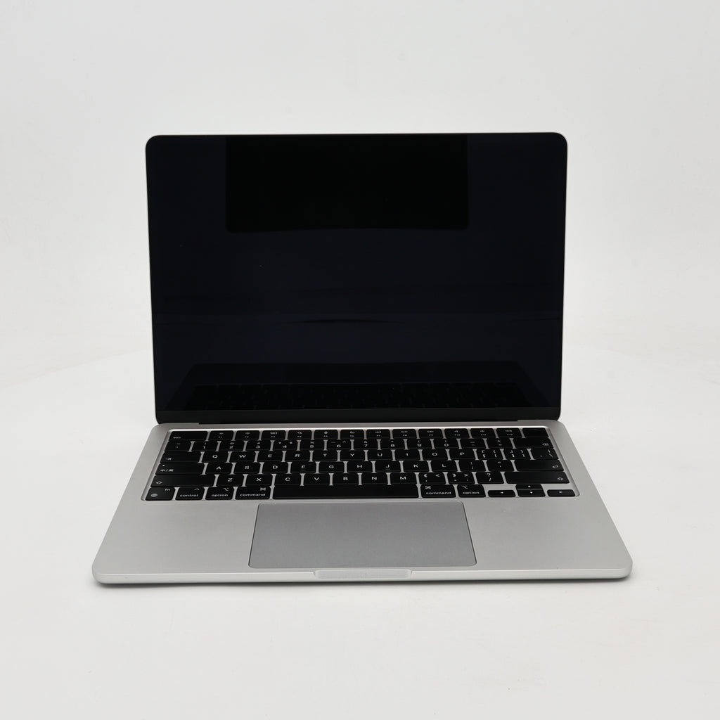 95新 Apple MacBook Air 22年 13寸 M2（8+8核） 8G RAM 256G SSD 銀色