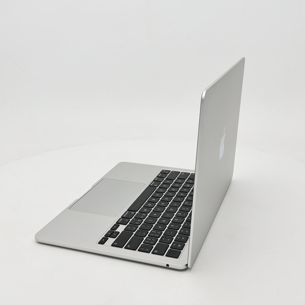 95新 Apple MacBook Air 22年 13寸 M2（8+8核） 8G RAM 256G SSD 銀色