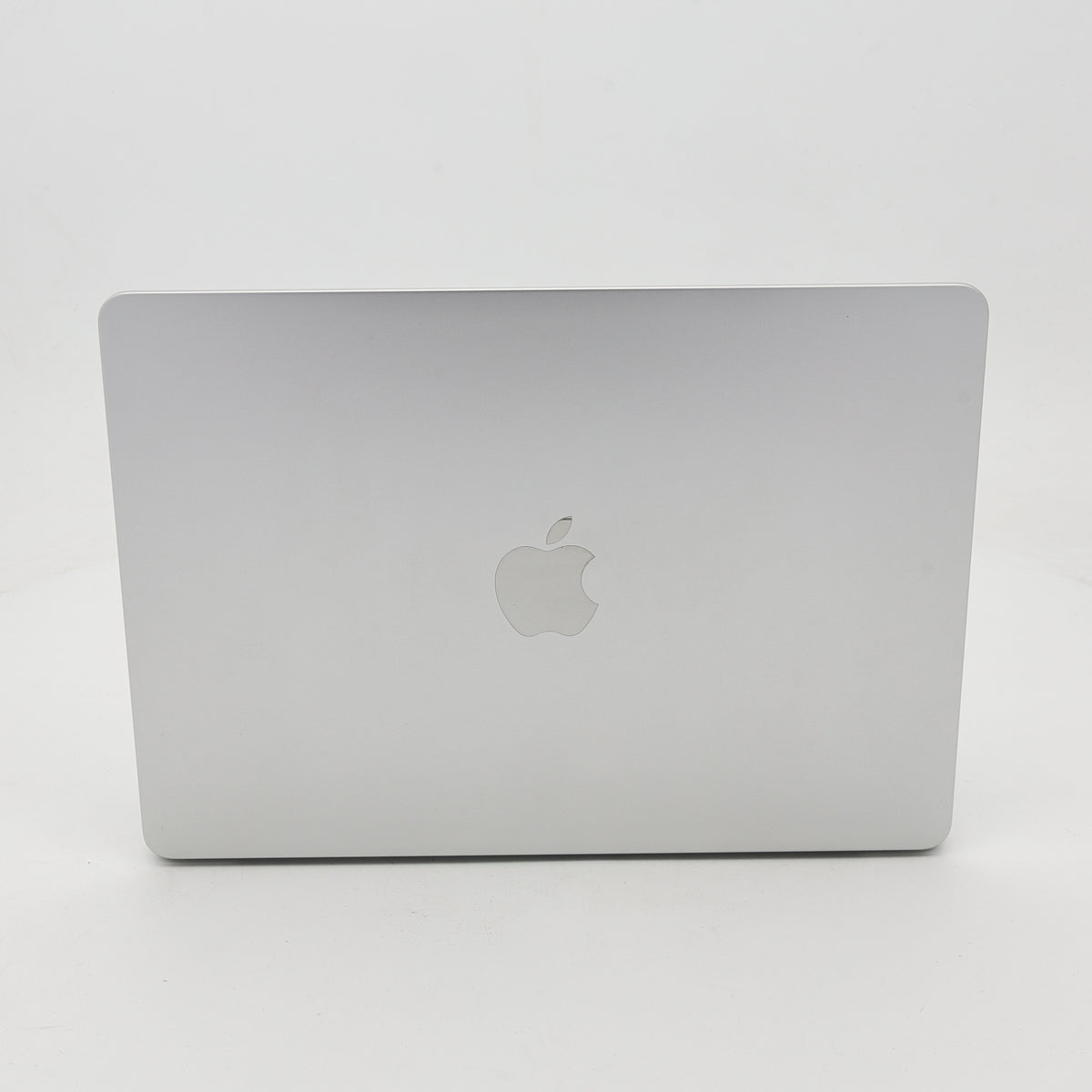 95新 Apple MacBook Air 22年 13寸 M2（8+8核） 8G RAM 256G SSD 銀色