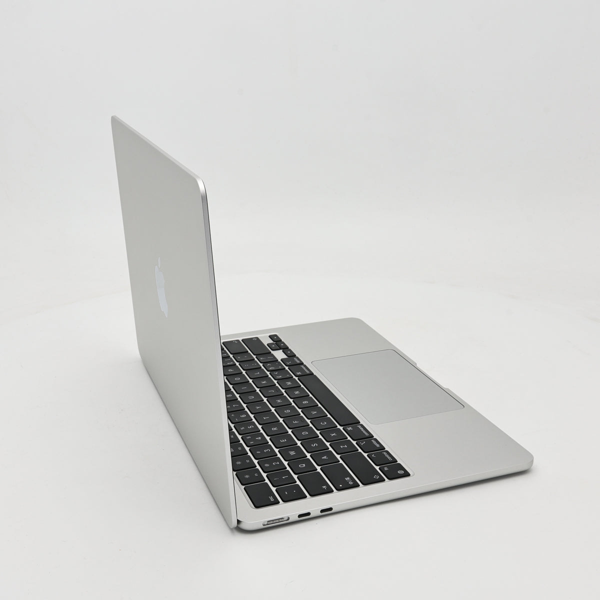 95新 Apple MacBook Air 22年 13寸 M2（8+8核） 8G RAM 256G SSD 銀色