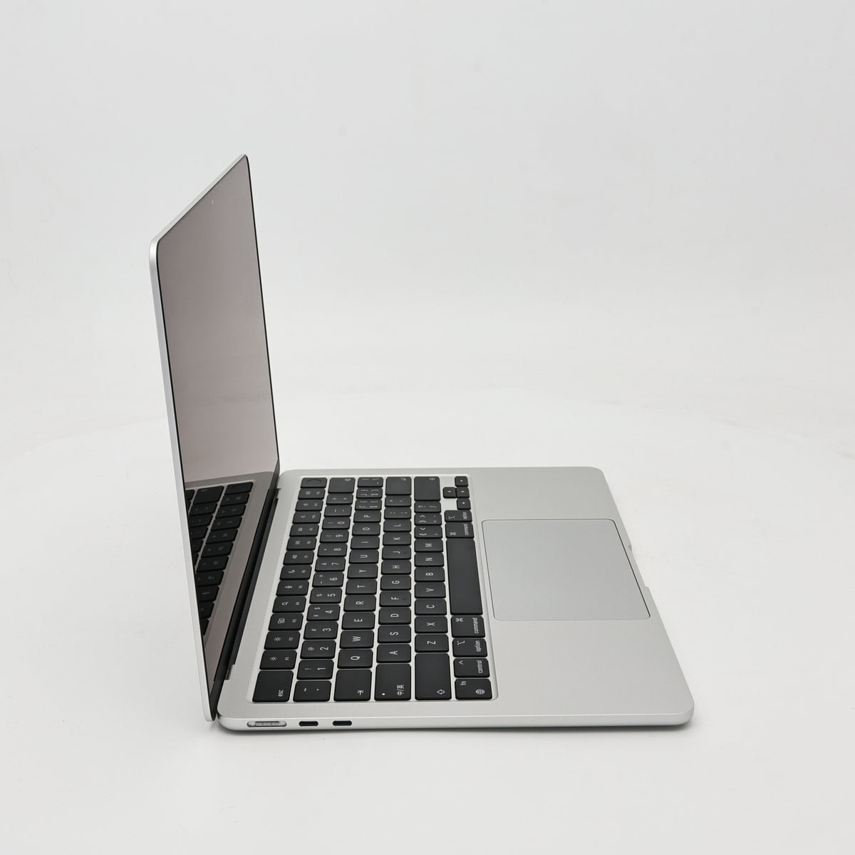 95新 Apple MacBook Air 22年 13寸 M2（8+8核） 8G RAM 256G SSD 銀色