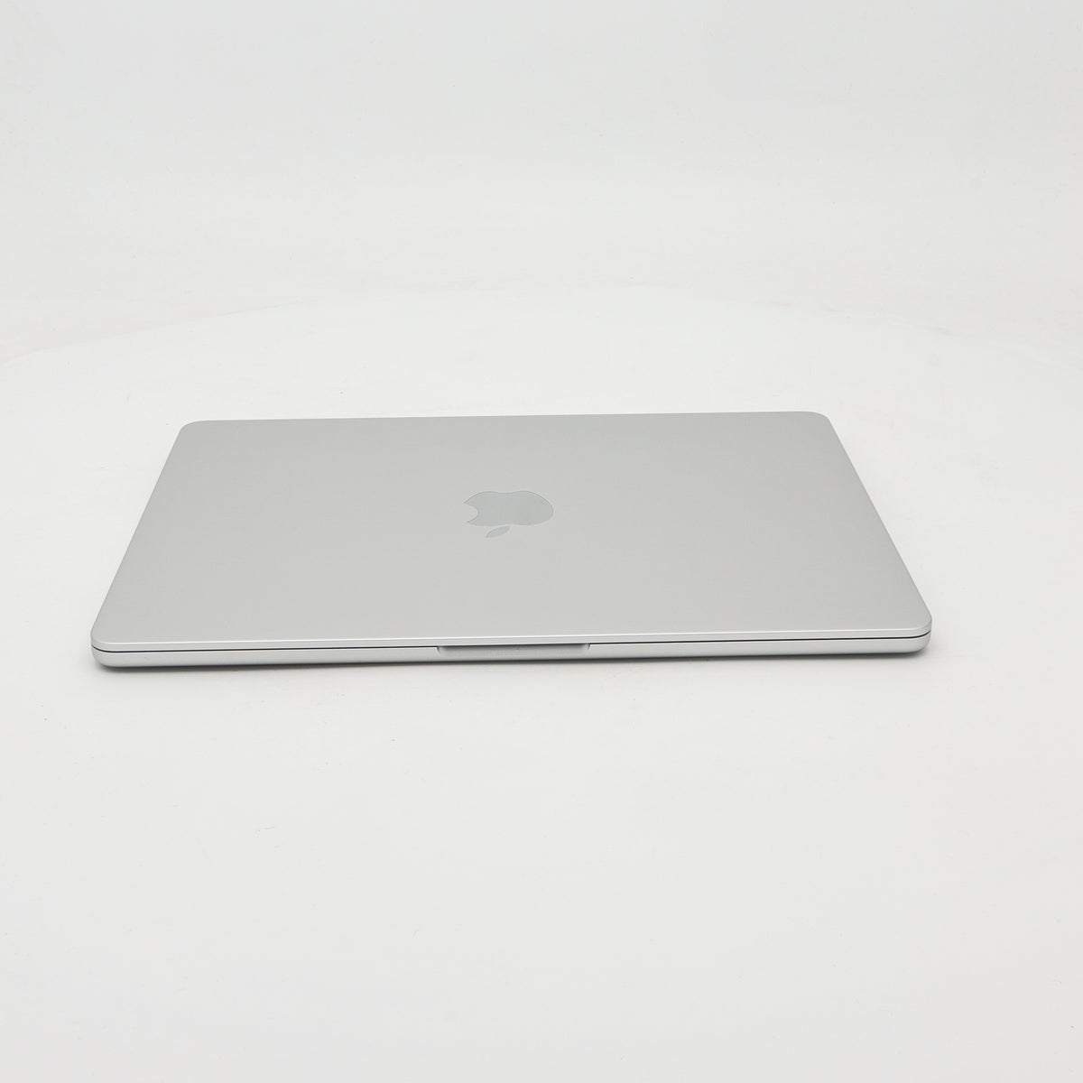 95新 Apple MacBook Air 22年 13寸 M2（8+8核） 8G RAM 256G SSD 銀色