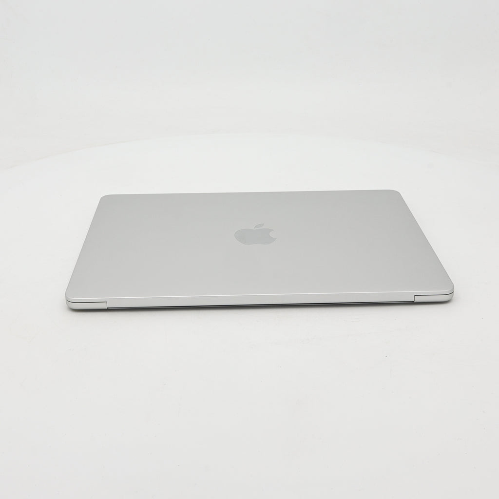 95新 Apple MacBook Air 22年 13寸 M2（8+8核） 8G RAM 256G SSD 銀色