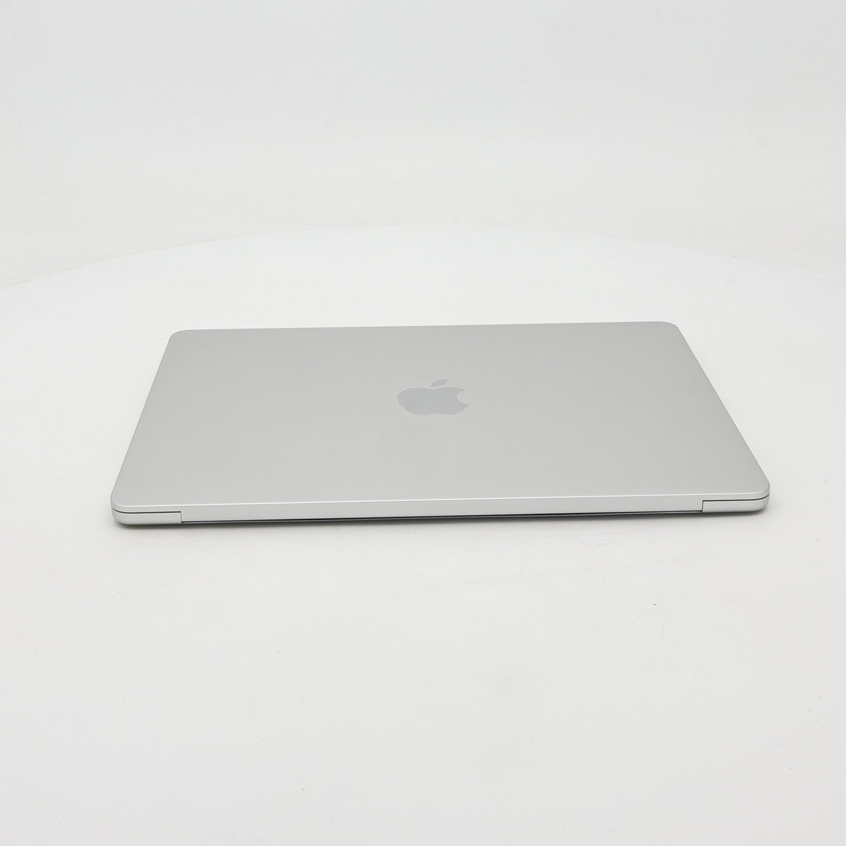 95新 Apple MacBook Air 22年 13寸 M2（8+8核） 8G RAM 256G SSD 銀色