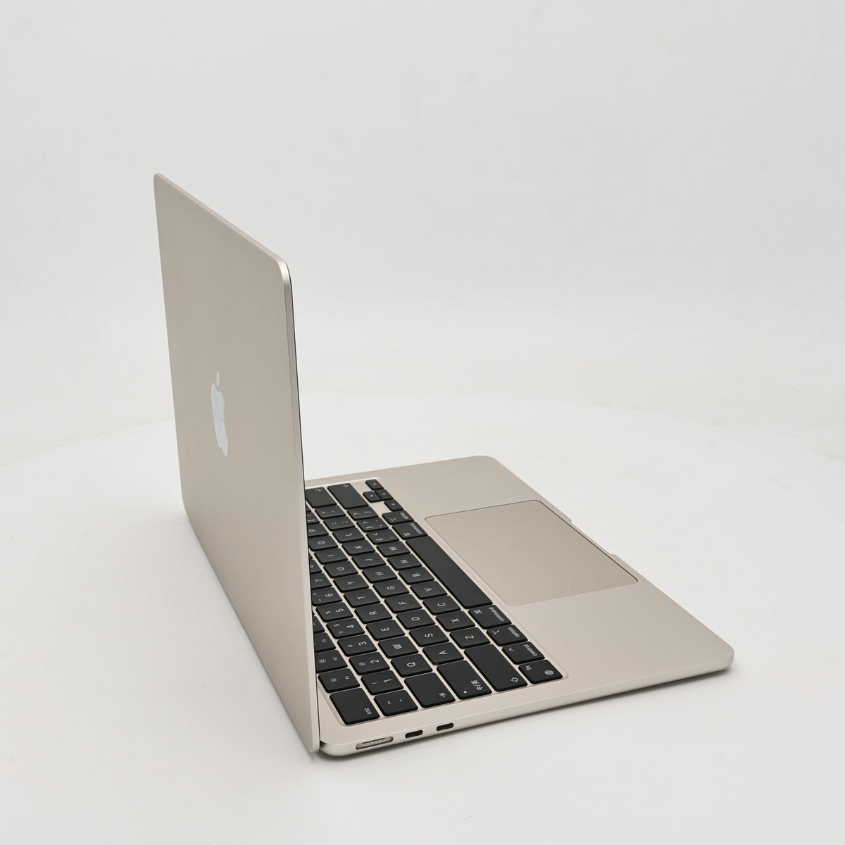 95新 Apple MacBook Air 22年 13寸 M2（8+8核） 8G RAM 512G SSD 星光色