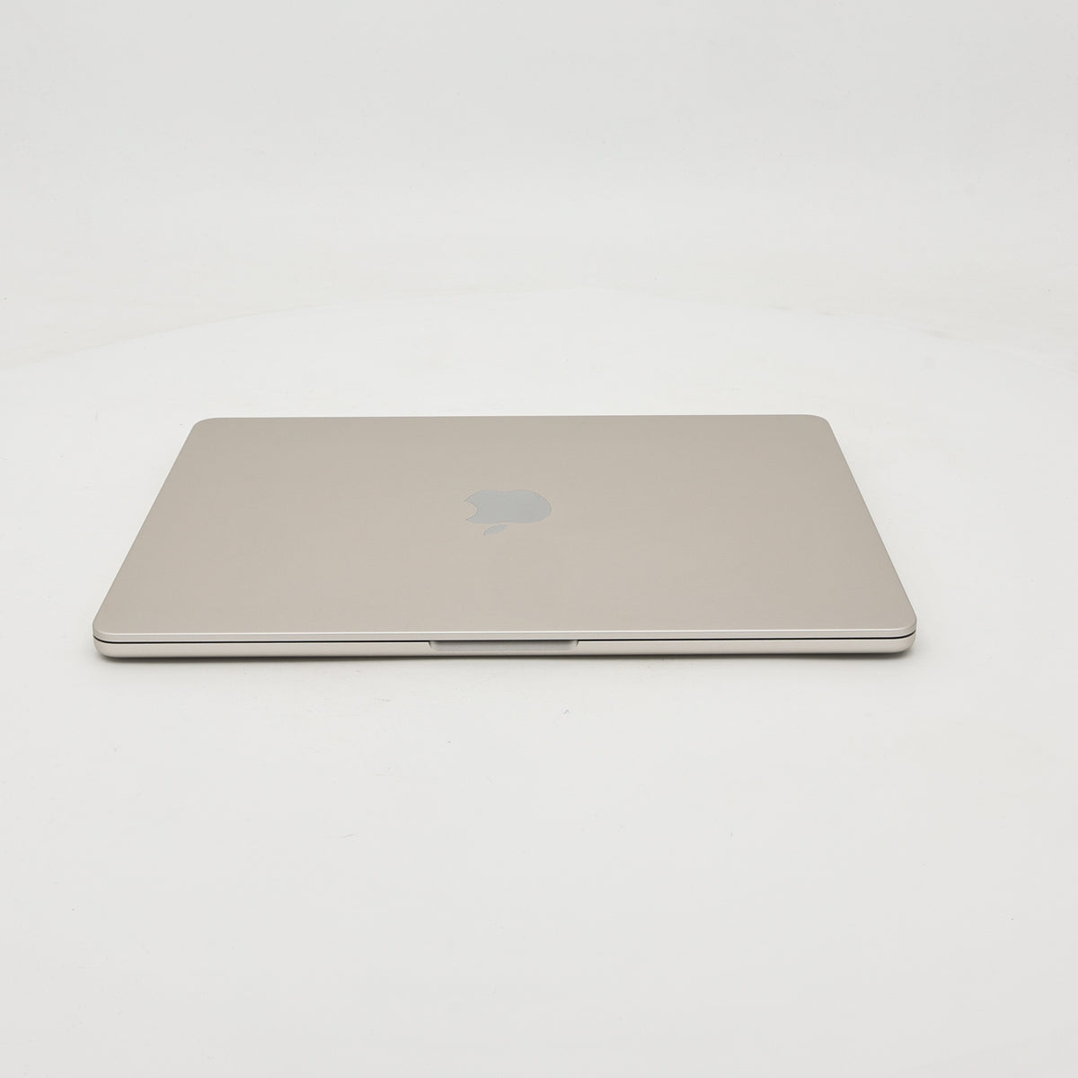 95新 Apple MacBook Air 22年 13寸 M2（8+8核） 8G RAM 512G SSD 星光色