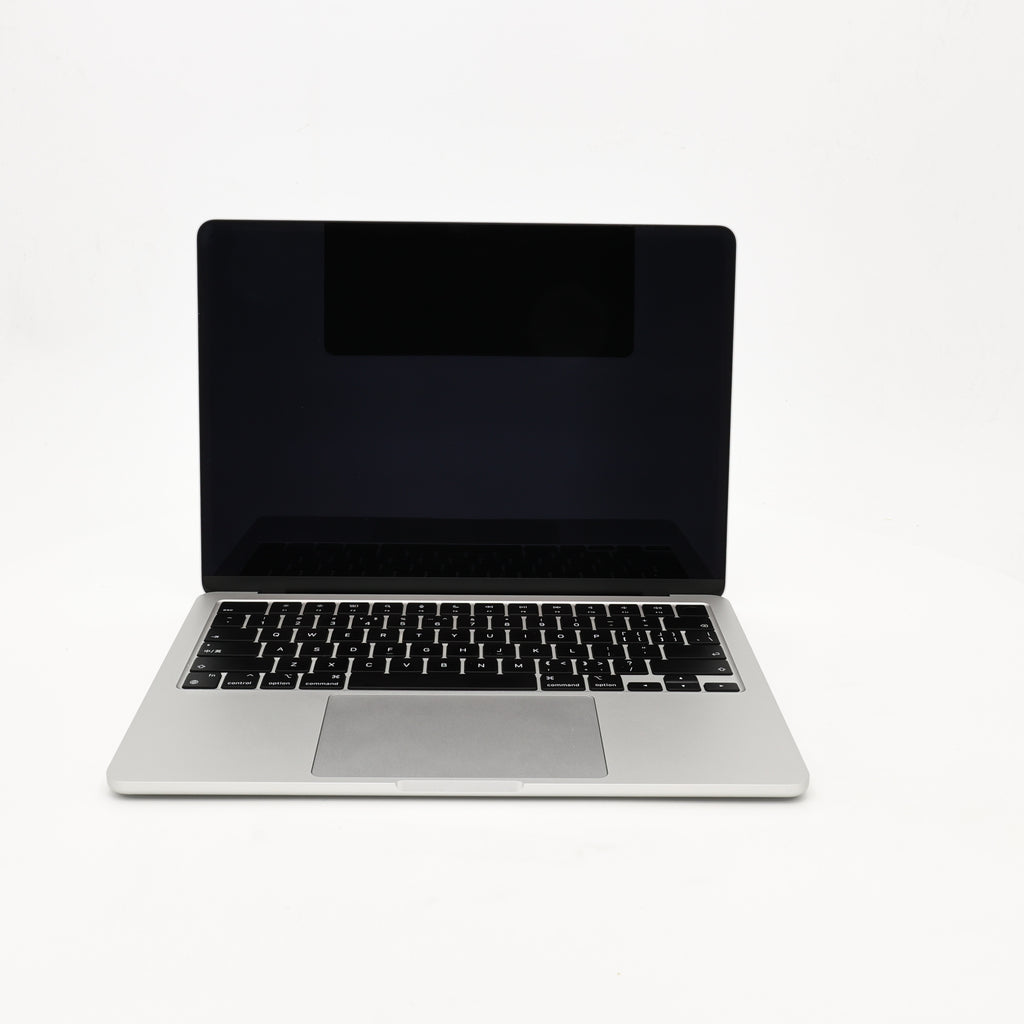 95新 Apple MacBook Air 22年 13寸 M2（8+8核） 8G RAM 256G SSD 銀色