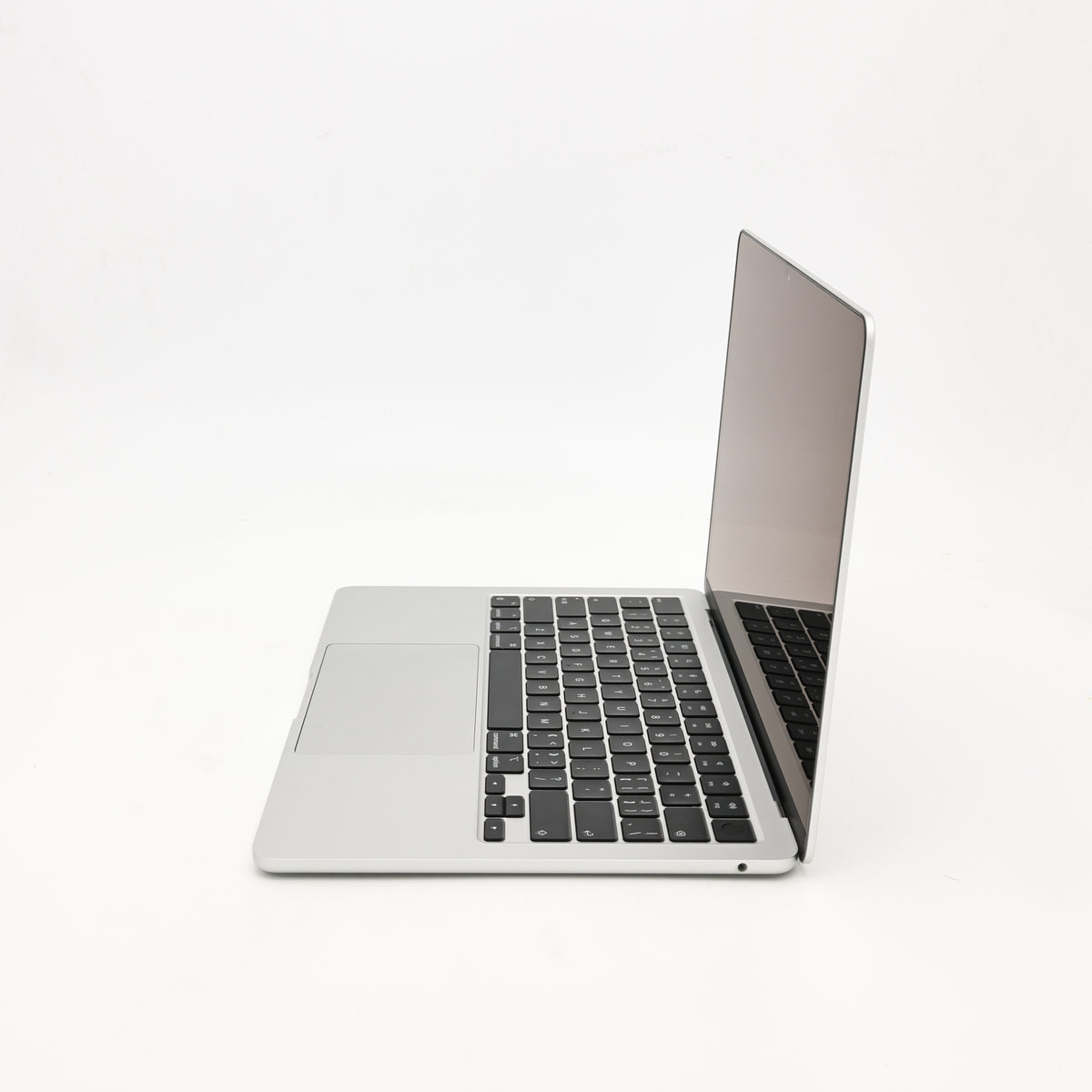 95新 Apple MacBook Air 22年 13寸 M2（8+8核） 8G RAM 256G SSD 銀色
