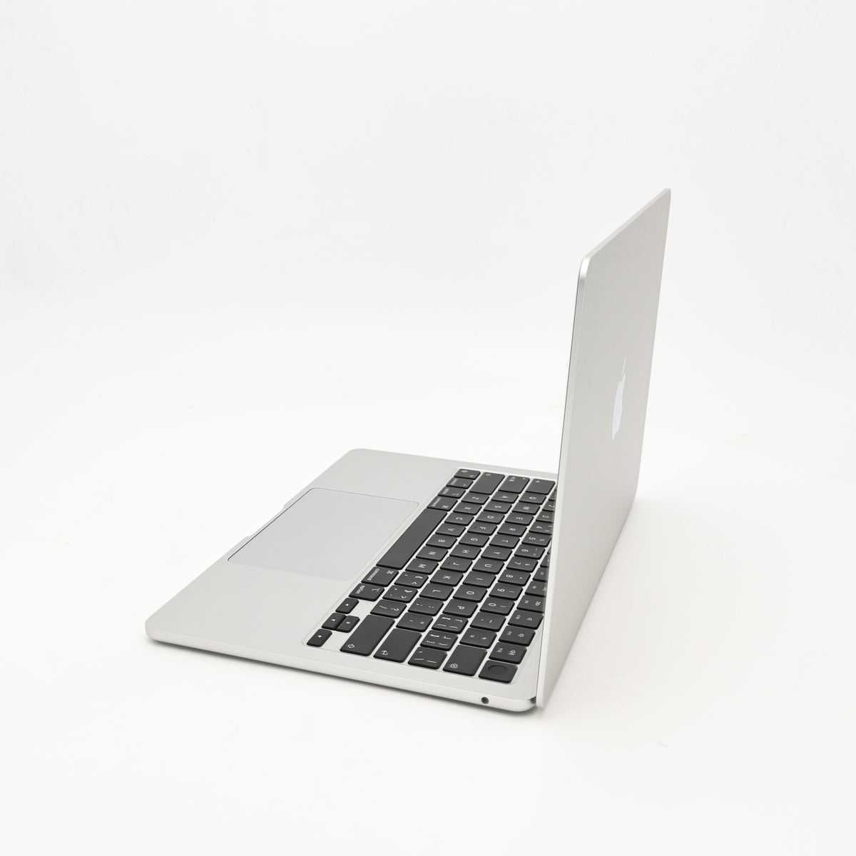 95新 Apple MacBook Air 22年 13寸 M2（8+8核） 8G RAM 256G SSD 銀色