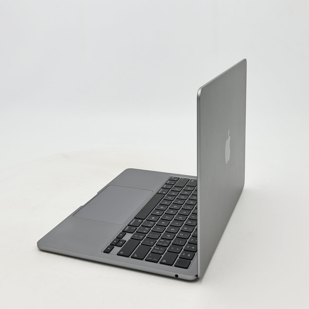 95新 Apple MacBook Air 22年 13寸 M2（8+8核） 8G RAM 512G SSD 深空灰色