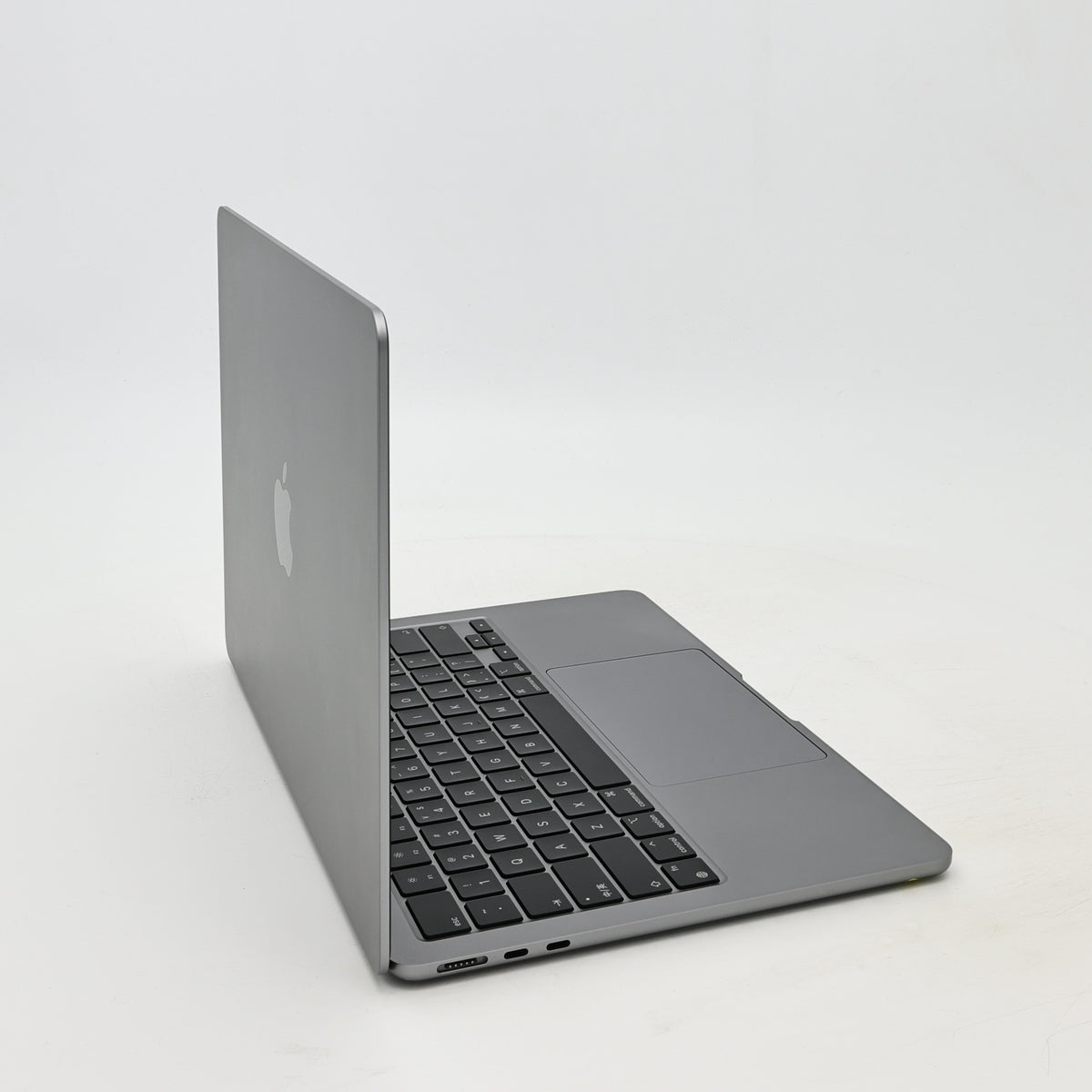 95新 Apple MacBook Air 22年 13寸 M2（8+8核） 8G RAM 512G SSD 深空灰色