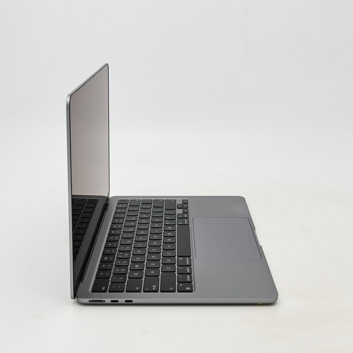 95新 Apple MacBook Air 22年 13寸 M2（8+8核） 8G RAM 512G SSD 深空灰色