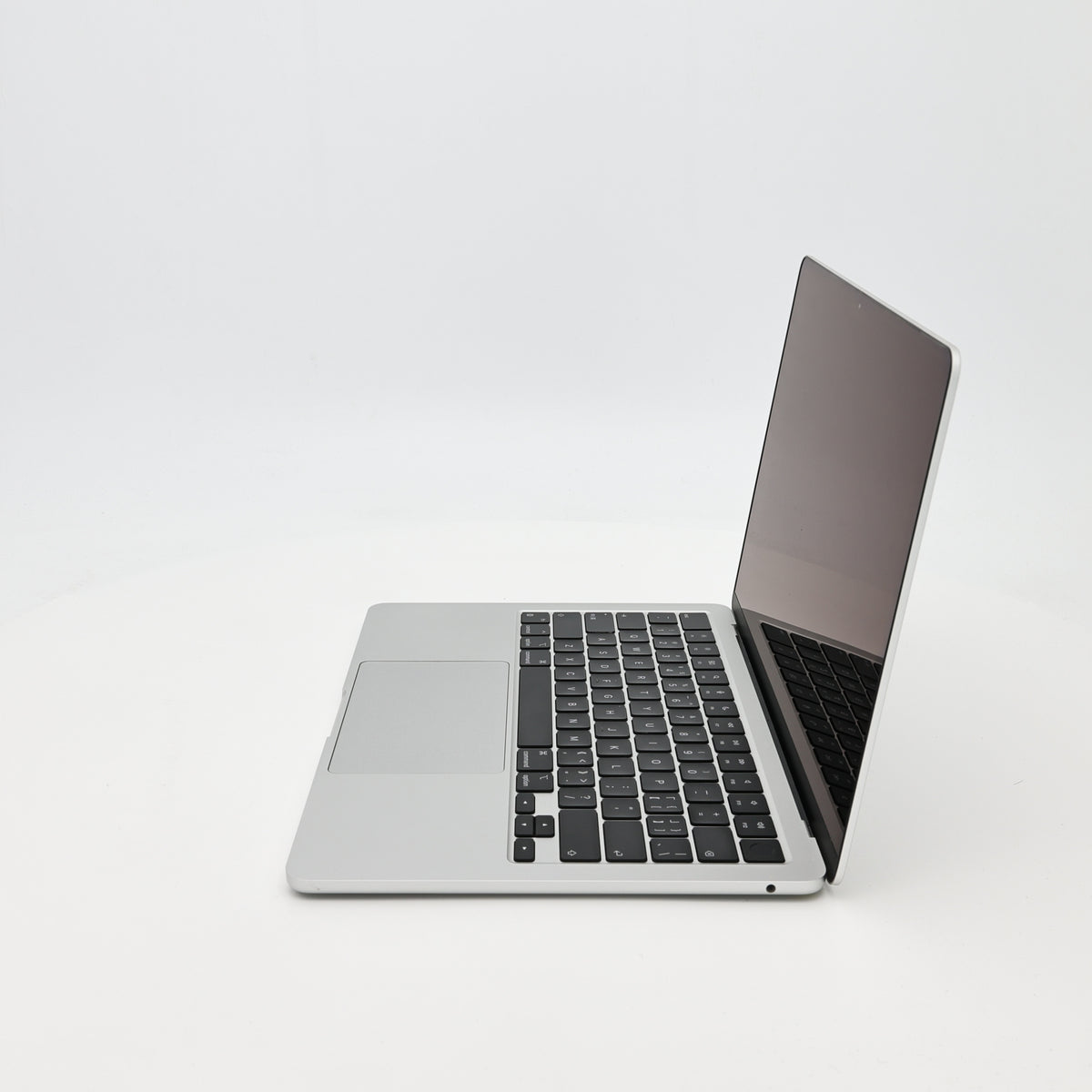 95新 Apple MacBook Air 22年 13寸 M2（8+8核） 8G RAM 256G SSD 銀色