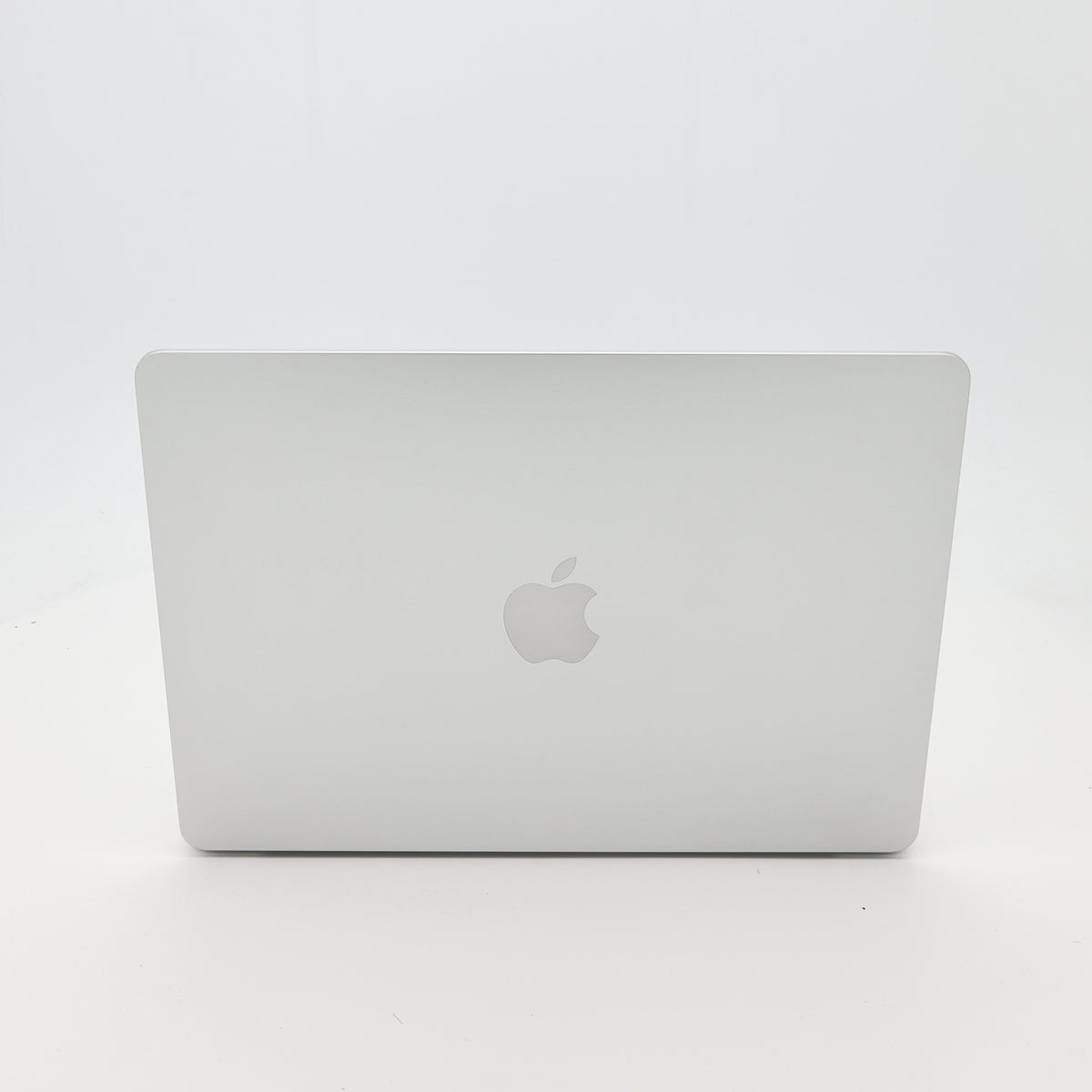 95新 Apple MacBook Air 22年 13寸 M2（8+8核） 8G RAM 256G SSD 銀色