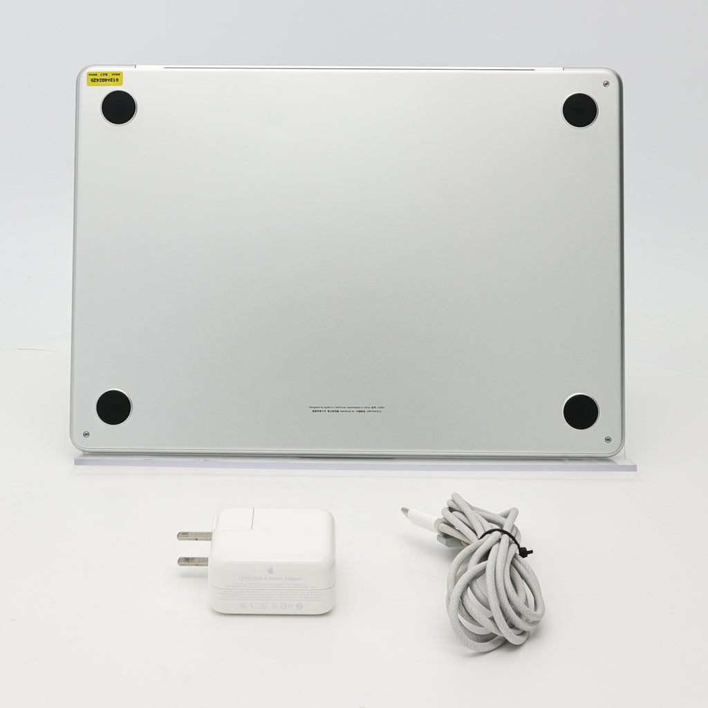 95新 Apple MacBook Air 22年 13寸 M2（8+8核） 8G RAM 256G SSD 銀色