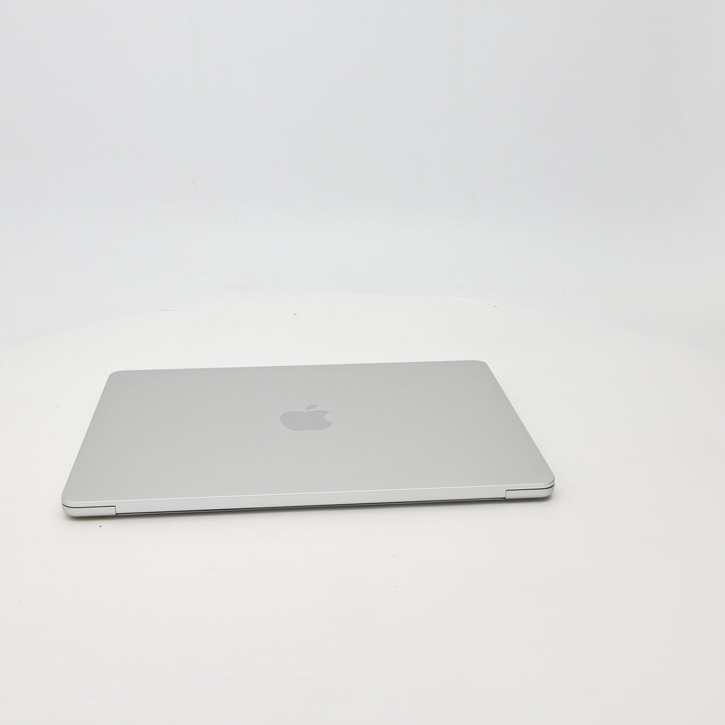 95新 Apple MacBook Air 22年 13寸 M2（8+8核） 8G RAM 256G SSD 銀色