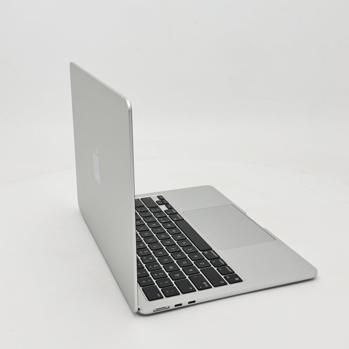 95新 Apple MacBook Air 22年 13寸 M2（8+8核） 8G RAM 512G SSD 銀色