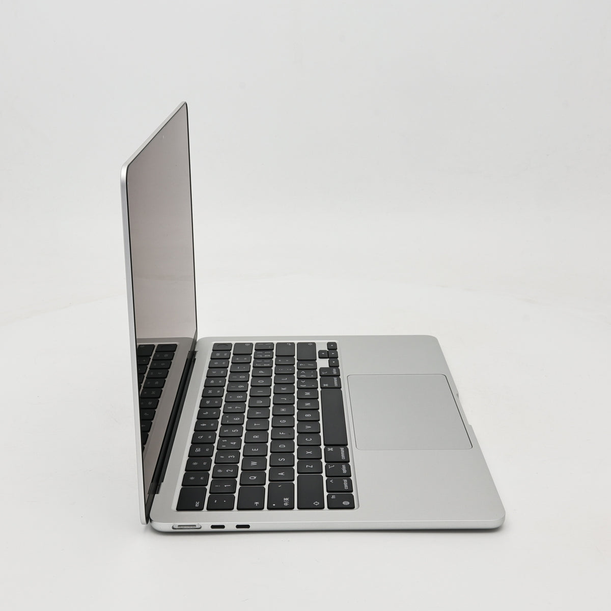 95新 Apple MacBook Air 22年 13寸 M2（8+8核） 8G RAM 512G SSD 銀色