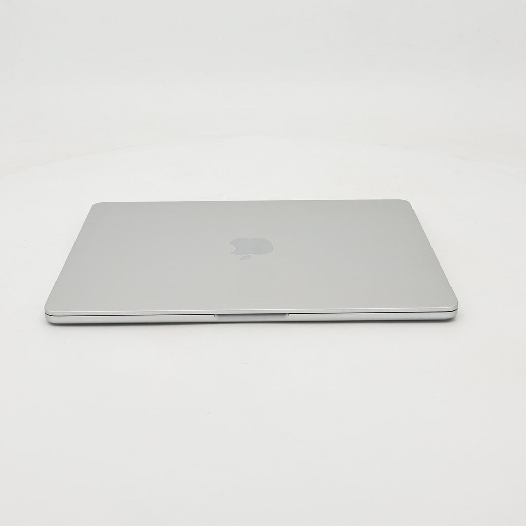 95新 Apple MacBook Air 22年 13寸 M2（8+8核） 8G RAM 512G SSD 銀色