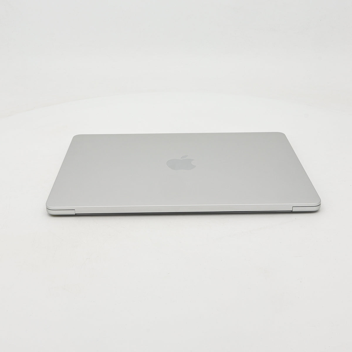 95新 Apple MacBook Air 22年 13寸 M2（8+8核） 8G RAM 512G SSD 銀色