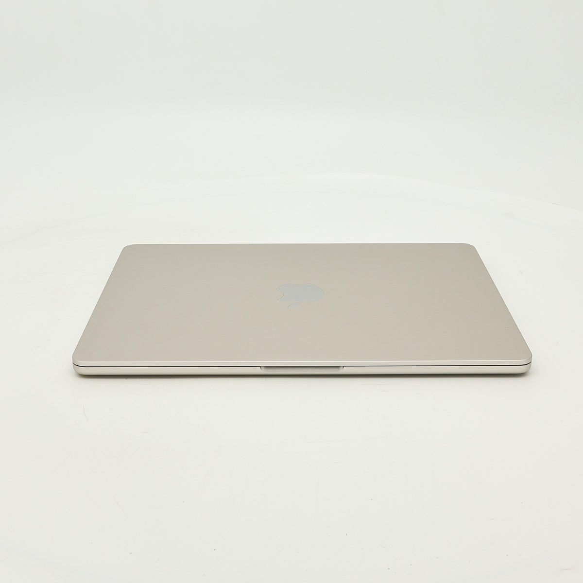 95新 Apple MacBook Air 22年 13寸 M2（8+8核） 8G RAM 256G SSD 星光色