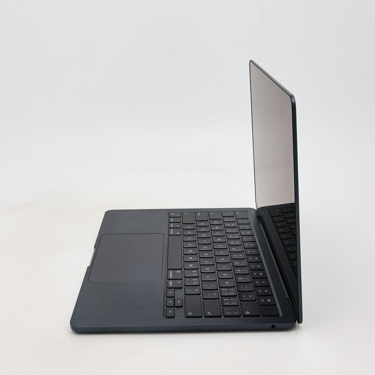 95新 Apple MacBook Air 24年 13寸 M3（8+8核） 8G RAM 256G SSD 午夜色