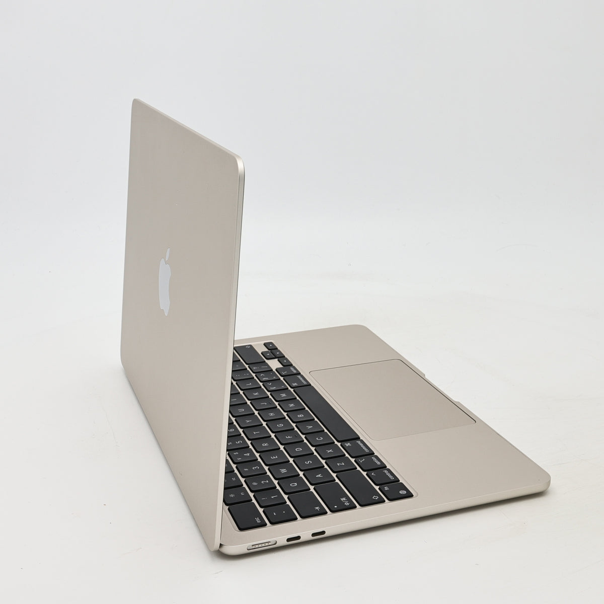 95新 Apple MacBook Air 22年 13寸 M2（8+8核） 8G RAM 256G SSD 星光色