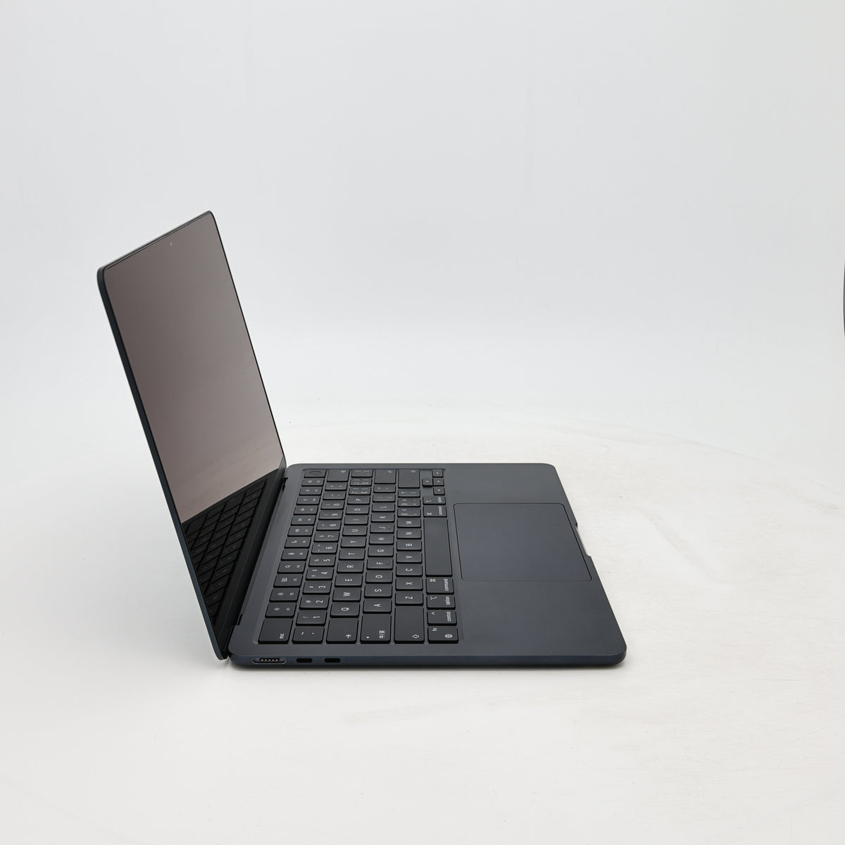 95新 Apple MacBook Air 22年 13寸 M2（8+8核） 8G RAM 256G SSD 午夜色