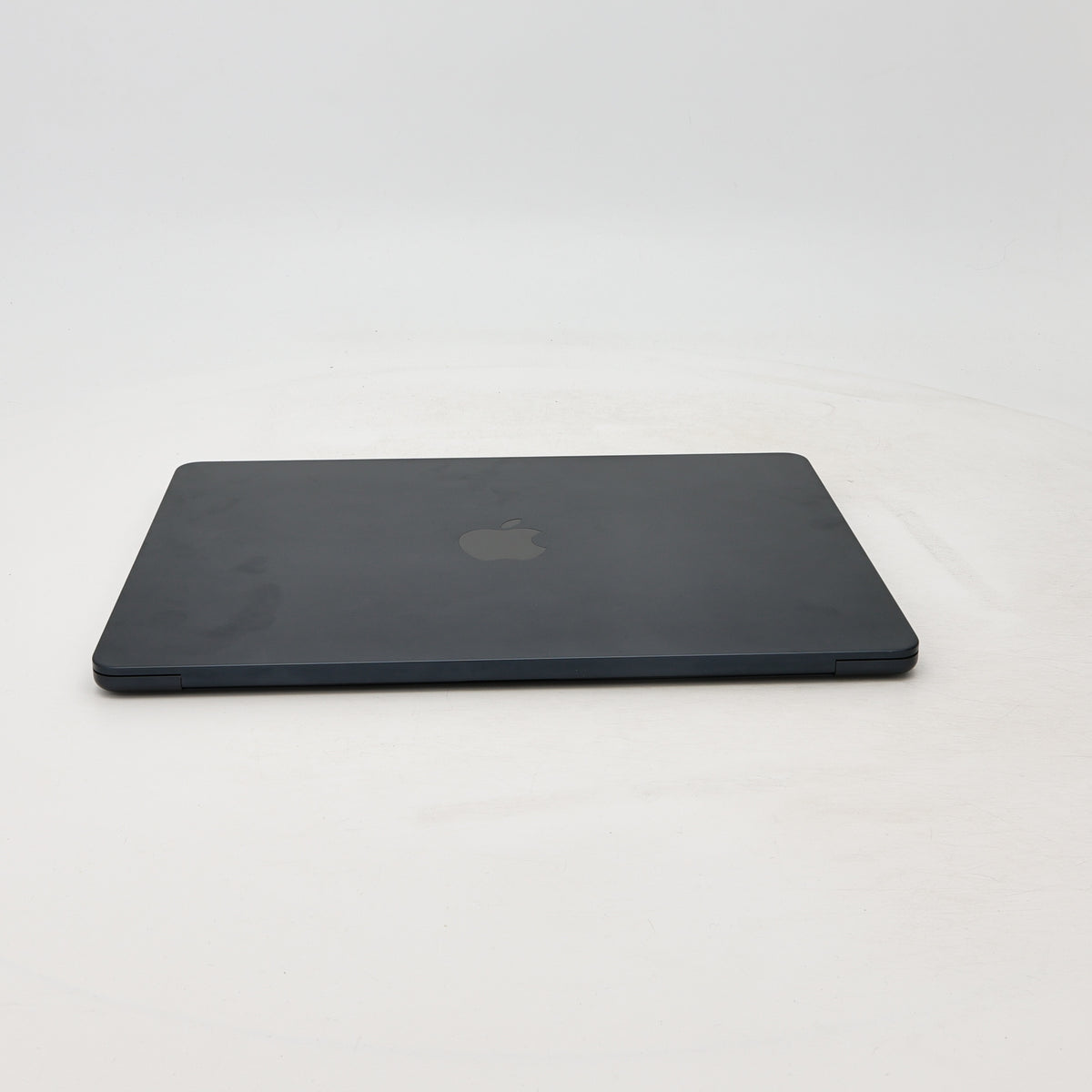 95新 Apple MacBook Air 22年 13寸 M2（8+8核） 8G RAM 256G SSD 午夜色