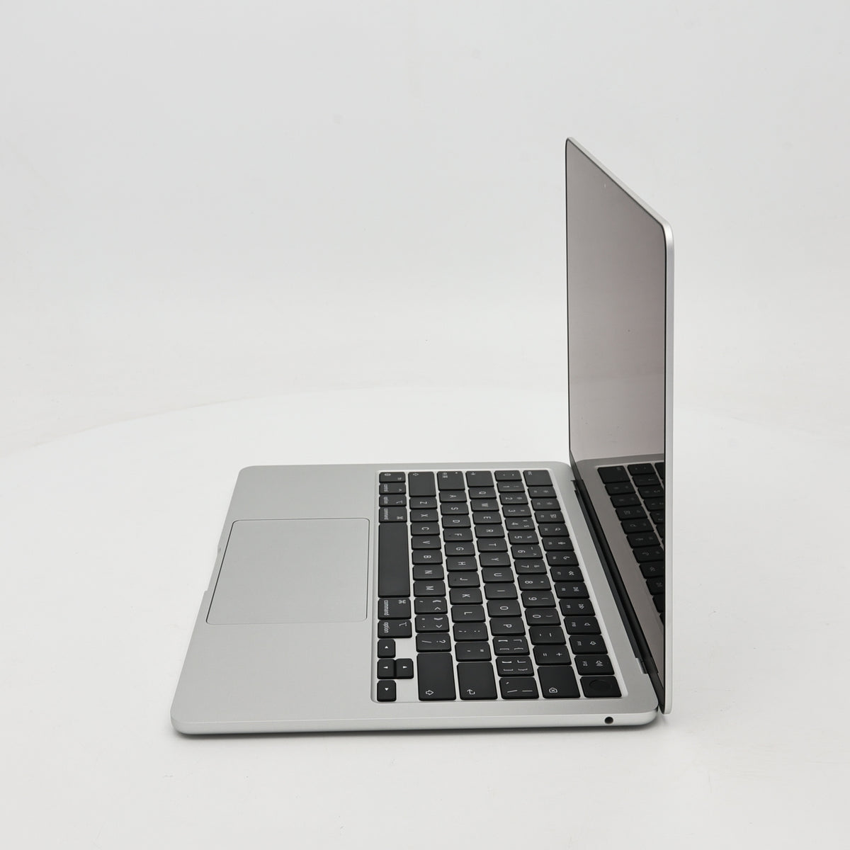 95新 Apple MacBook Air 22年 13寸 M2（8+8核） 8G RAM 256G SSD 銀色