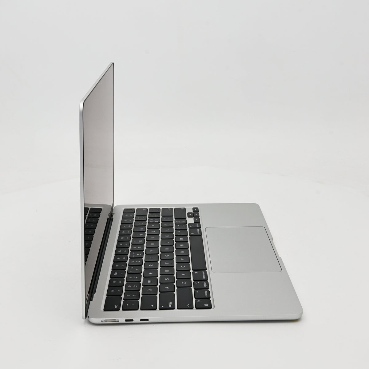 95新 Apple MacBook Air 22年 13寸 M2（8+8核） 8G RAM 256G SSD 銀色