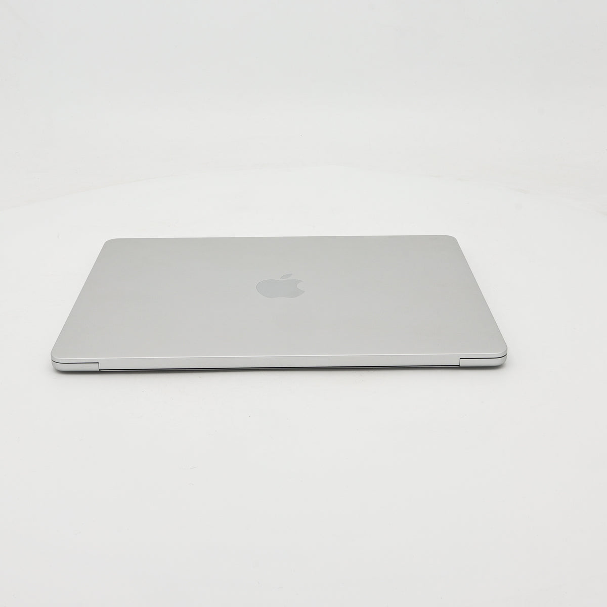 95新 Apple MacBook Air 22年 13寸 M2（8+8核） 8G RAM 256G SSD 銀色