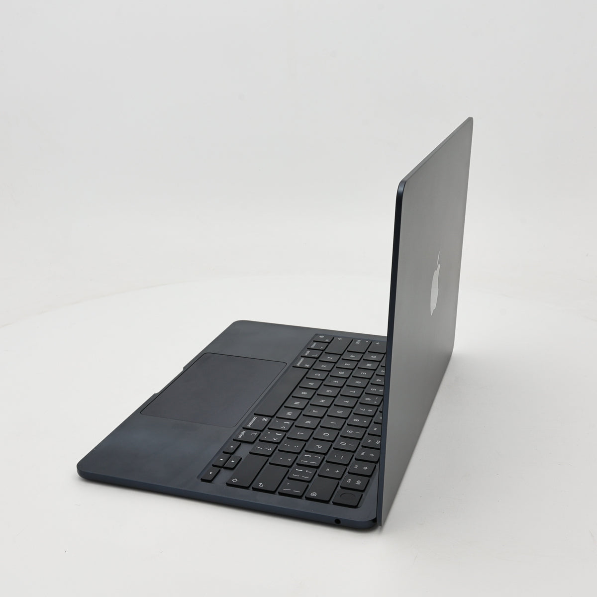 95新 Apple MacBook Air 22年 13寸 M2（8+10核） 8G RAM 512G SSD 午夜色